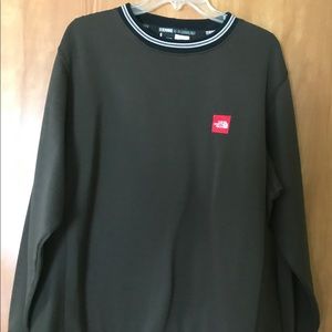 Men’s North Face sweatshirt